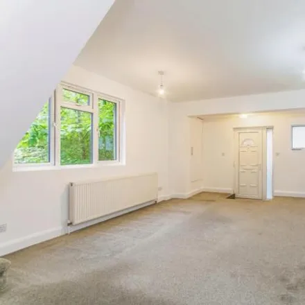 Image 2 - Mount Pleasant Road, Tandridge, CR3 6QB, United Kingdom - Apartment for sale