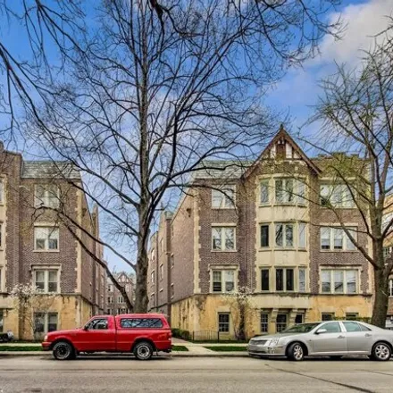 Buy this 1 bed condo on 1124 Washington Boulevard in Oak Park, IL 60302