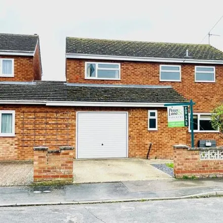 Buy this 4 bed house on Lark End in Huntingdon, Pe19