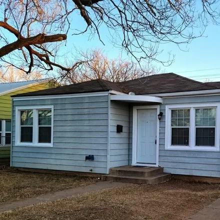 Rent this 3 bed house on 2207 21st Street in Lubbock, TX 79411