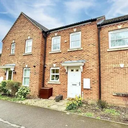 Buy this 2 bed townhouse on Dowles Green in Wokingham, RG40 5AB