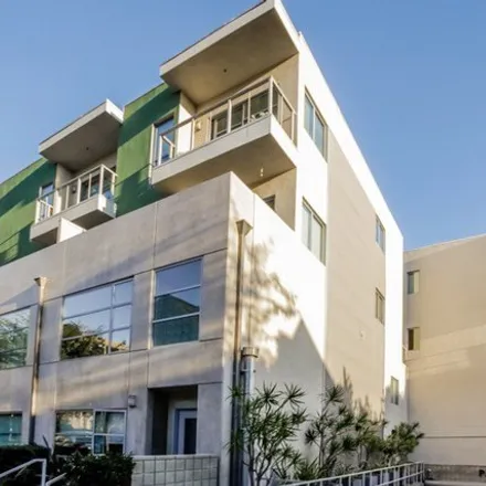Rent this 3 bed condo on T Lofts in Tennessee Avenue, Los Angeles