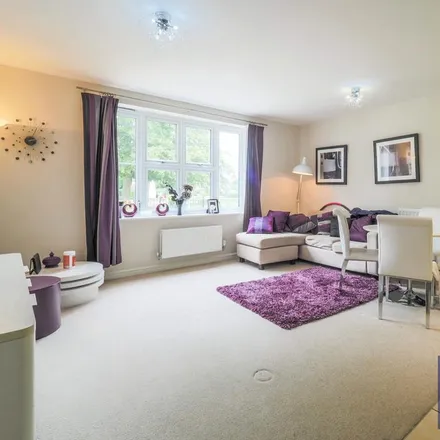 Rent this 2 bed apartment on Malthouse Pharmacy in Breakspear Road North, London