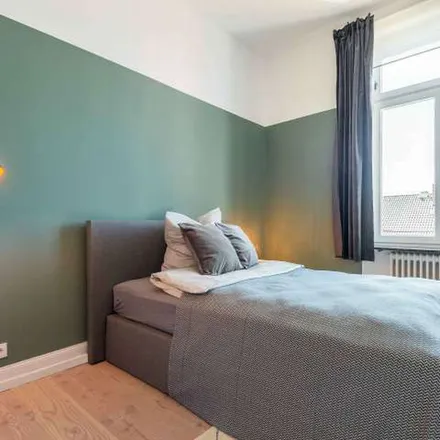Rent this 4 bed apartment on Adlerflychtstraße 24 in 60318 Frankfurt, Germany