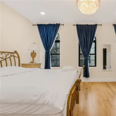 Image 3 - 450 West 44th Street, New York, NY 10036, USA - Townhouse for sale