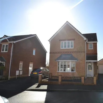 Rent this 3 bed house on Fairplace Close in Broadlands, CF31 5BY