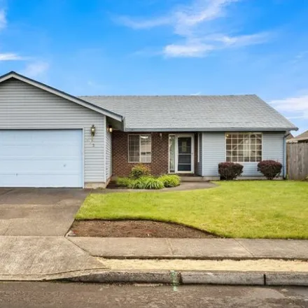 Buy this 3 bed house on 423 Southeast 7th Avenue in Canby, OR 97013