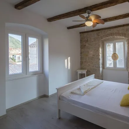 Image 4 - Grad Komiža, Split-Dalmatia County, Croatia - Apartment for rent