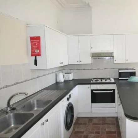 Rent this 6 bed townhouse on 192 North Road West in Plymouth, PL1 5BY