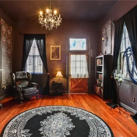 Image 4 - 1820 Painters Street, New Orleans, LA 70117, USA - House for sale