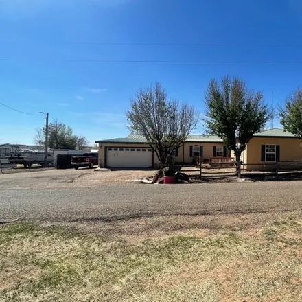 Buy this studio apartment on 130 Shawnee Road in Quay County, NM 88426