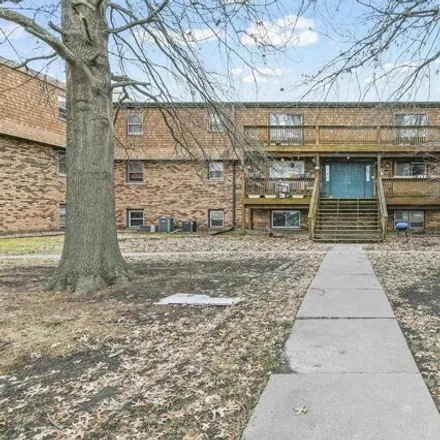 Buy this 2 bed condo on 2906 South Taylor Avenue in Springfield, IL 62703
