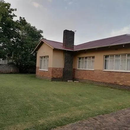 Rent this 3 bed apartment on Benoni Central Methodist in Cranbourne Avenue, Kleinfontein Lake