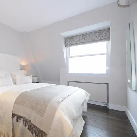 Image 9 - Middlefield, London, NW8 6QS, United Kingdom - Apartment for rent