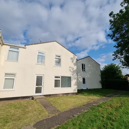Rent this 6 bed duplex on Amroth Mews in Royal Leamington Spa, CV31 1NZ