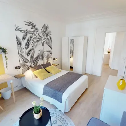 Rent this 3 bed apartment on 11 Avenue de Versailles in 75016 Paris, France