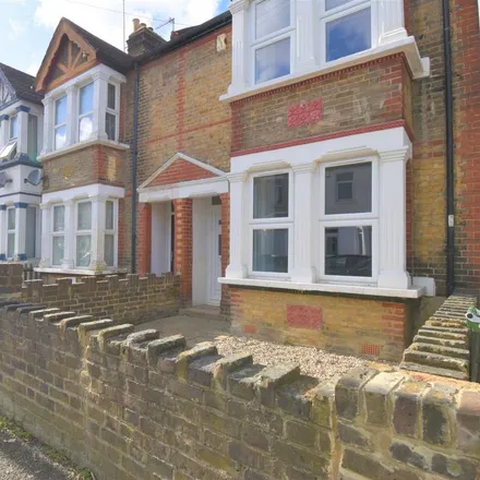 Rent this 3 bed house on Riverdale Road in London, DA8 1PY