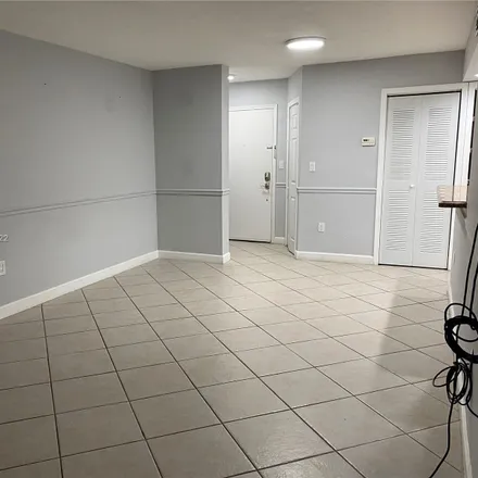 Image 7 - 9731 Fontainebleau Boulevard, Fountainbleau, Miami-Dade County, FL 33172, USA - Apartment for rent