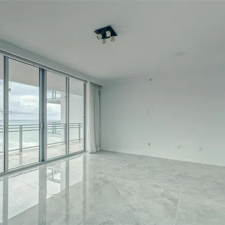 Image 3 - 3523 South Ocean Drive, Beverly Beach, Hollywood, FL 33019, USA - Apartment for rent