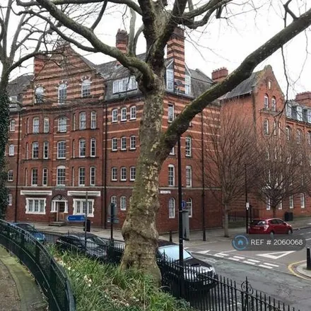 Rent this 2 bed apartment on Chertsey House in Arnold Circus, London