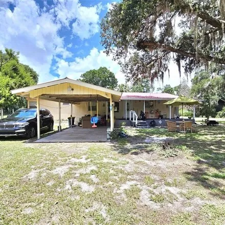 Buy this studio apartment on 19 River Bend Road in Highlands County, FL 33857