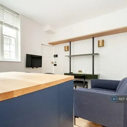 Image 4 - 136 Cambridge Street, London, SW1V 4EH, United Kingdom - Apartment for rent