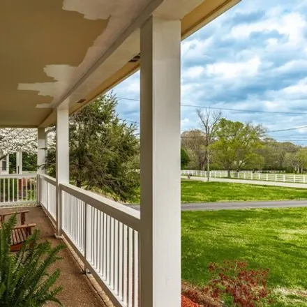 Image 3 - 2632 Cages Bend Road, Hendersonville, TN 37066, USA - House for sale