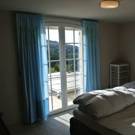 Image 1 - Avenue des Rives d'Azur, 83530 Saint-Raphaël, France - House for rent