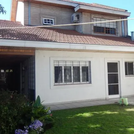 Buy this 4 bed house on Grupo Scout Indios Kilmes in Rivadavia, Quilmes Este