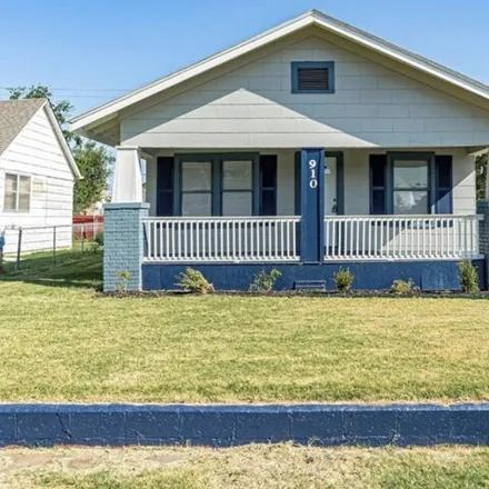 Rent this 3 bed house on Church of God-Prophecy-El Reno in West Wade Street, El Reno