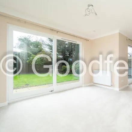 Image 4 - Bridleway Close, Ewell, KT17 3DY, United Kingdom - House for rent
