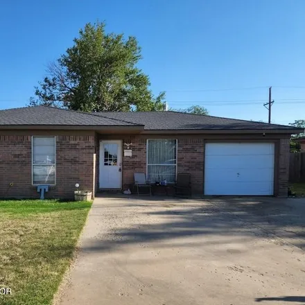 Image 1 - J&L Car Wash, Northeast 4th Street, Dumas, TX 79029, USA - House for sale