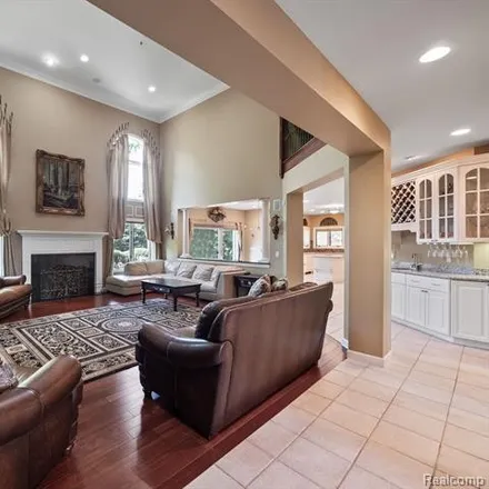 Image 7 - 6073 Golden Lane, West Bloomfield Township, MI 48322, USA - House for sale
