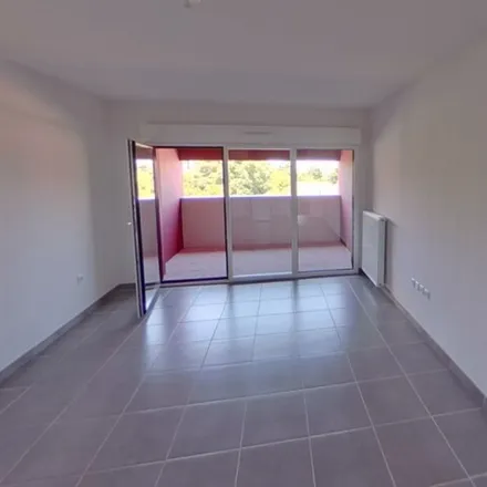 Rent this 2 bed apartment on 41 Chemin Roques in 31200 Toulouse, France