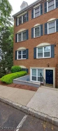 Buy this 3 bed condo on 2 Rider Court in Newark, NJ 07103