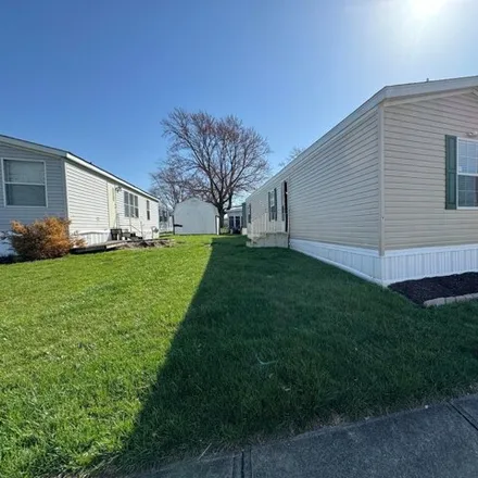 Buy this studio apartment on 1121 Maple Street in Greenfield Township, OH 43130