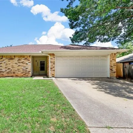 Buy this 3 bed house on 3611 Wentworth Drive in Arlington, TX 76001