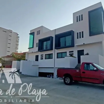 Buy this 4 bed house on unnamed road in 39300 Acapulco, GRO
