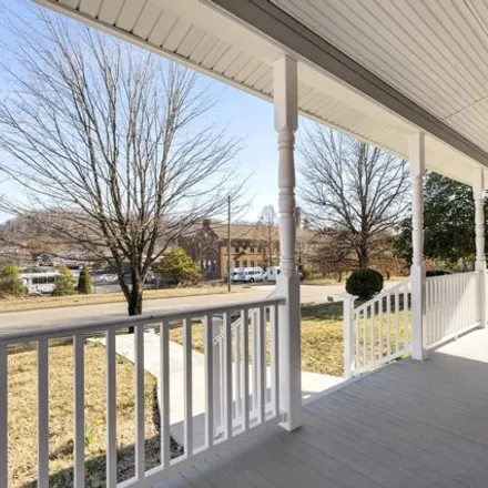 Image 8 - 639 Center Street, Carnegie, Johnson City, TN 37601, USA - House for sale