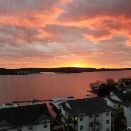 Buy this 3 bed condo on Lighthouse Road in Lake Ozark, MO