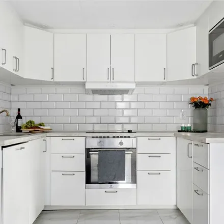 Rent this 5 bed apartment on Hovås Bronsåldersväg 7 in 436 50 Gothenburg, Sweden