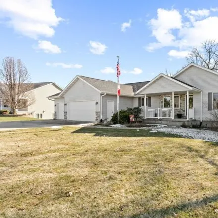 Buy this 4 bed house on 2676 Ashford Avenue in Muscatine County, IA 52761