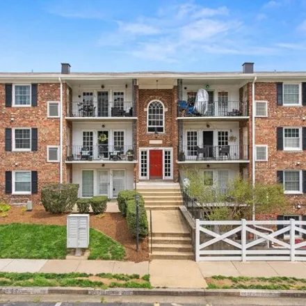 Buy this 2 bed condo on 12711 Gordon Boulevard in Woodbridge, VA 22192