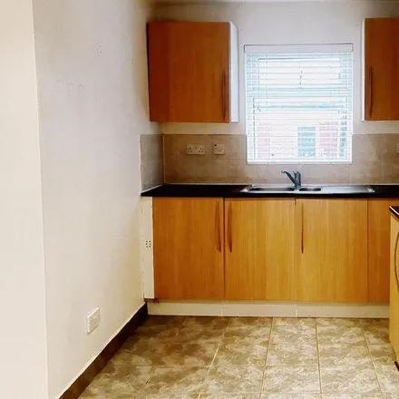 Rent this studio apartment on The Fairway in London, N13 5QS