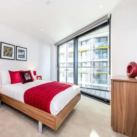 Image 9 - Riverlight Two, William Henry Walk, London, SW11 8AW, United Kingdom - Apartment for rent