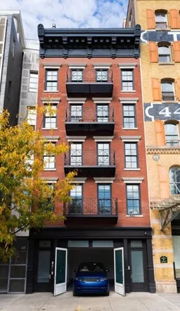 Buy this 11 bed house on 46 Laight Street in New York, NY 10013