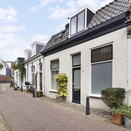 Rent this 2 bed townhouse on Bloemertstraat 3A in 2011 JP Haarlem, Netherlands