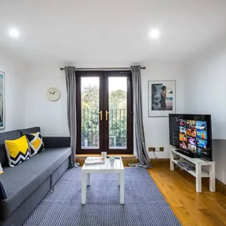 Rent this 4 bed apartment on 97 Grove Vale in London, SE22 8AU