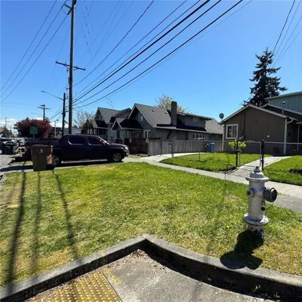Image 2 - 796 South 37th Street, Tacoma, WA 98418, USA - House for sale