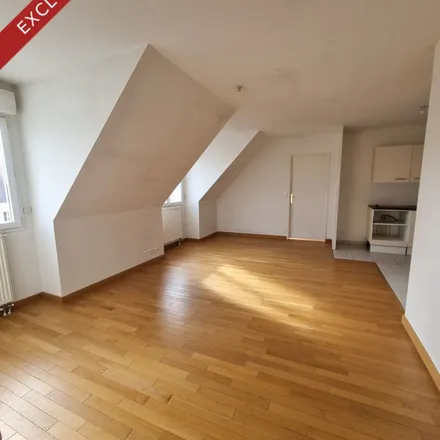 Rent this 2 bed apartment on Chemin de la Voie Creuse in 91430 Igny, France